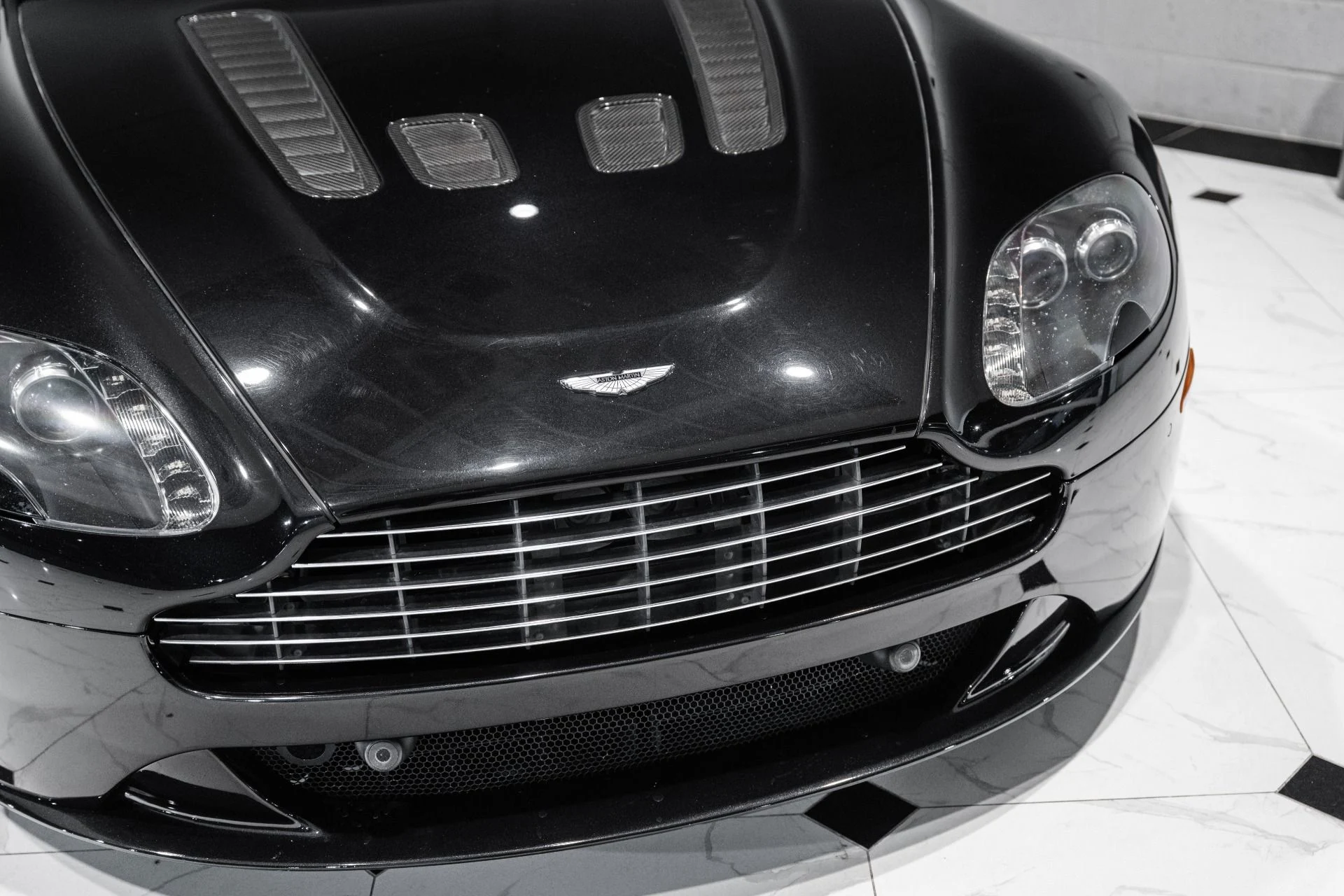 mph044_4243510431_Used_2011_Aston_Martin_V12_Vantage_1762183015_fc31a6a587