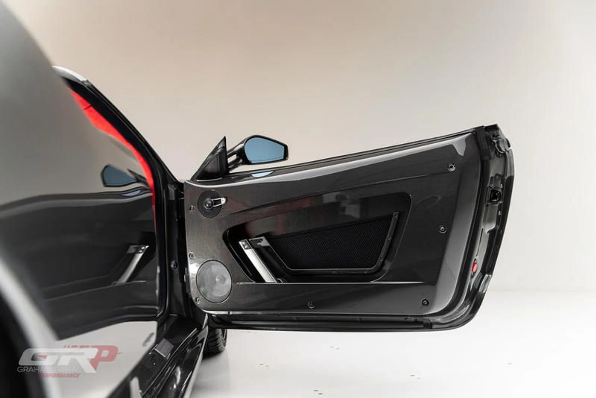 mph044_4245512116_DF_7_AD_323_A0_FD_483_A_81_D9_6_E20_BA_281_AD_0_46e2799b64