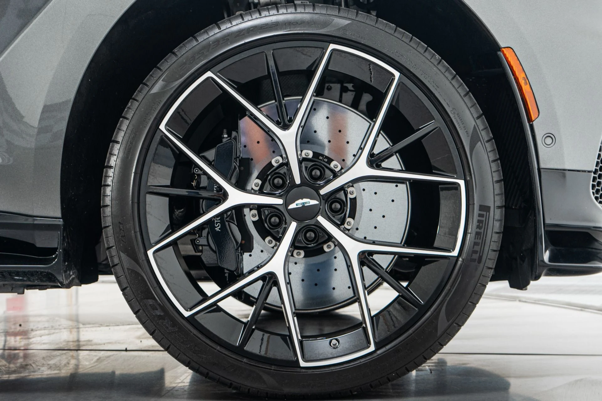 mph044_4247755422_Used_2025_Aston_Martin_DBX_707_1780350121_e615f39f34