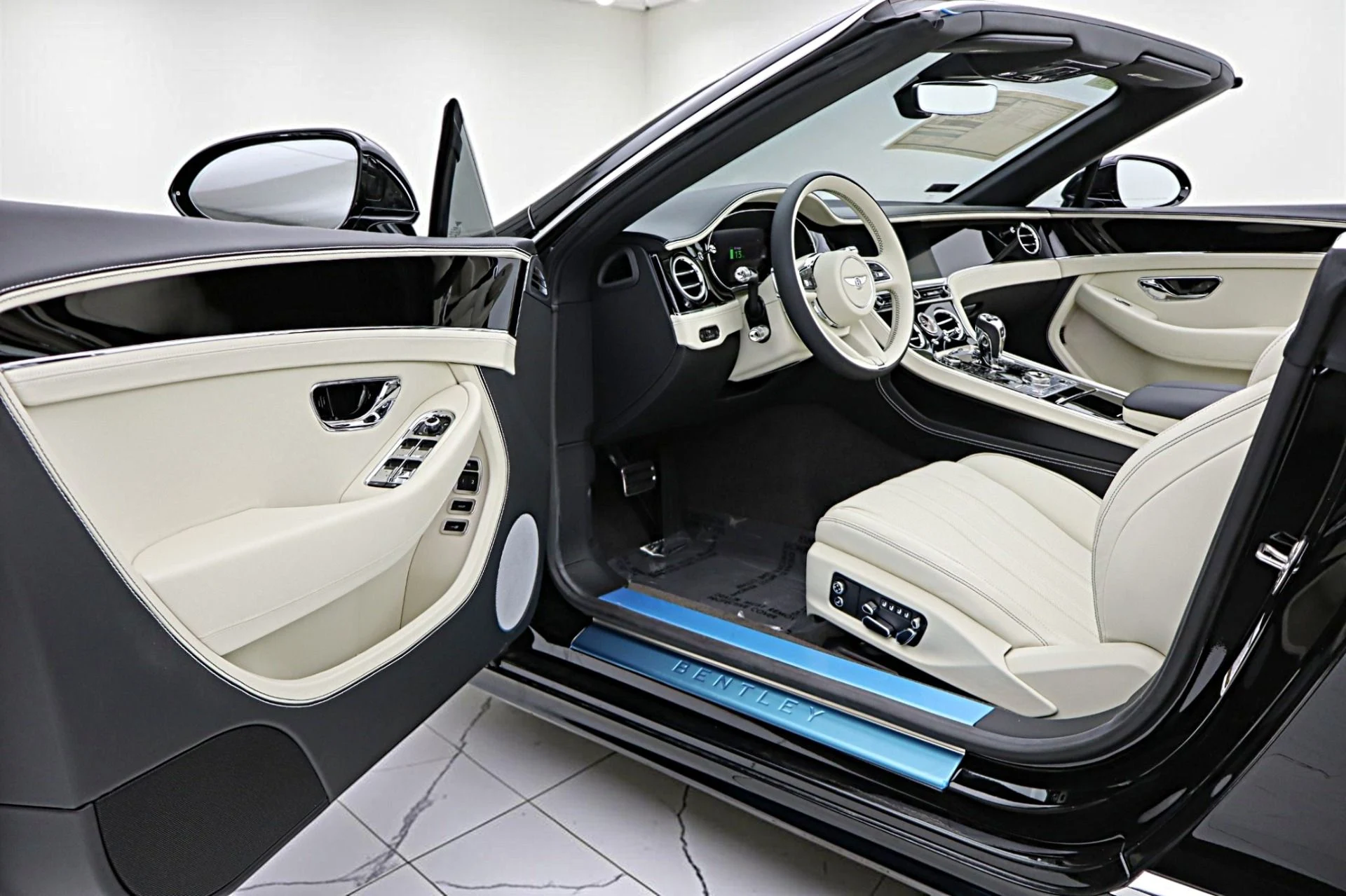 mph044_4254862314_New_2026_Bentley_Continental_GTC_5f652020e3