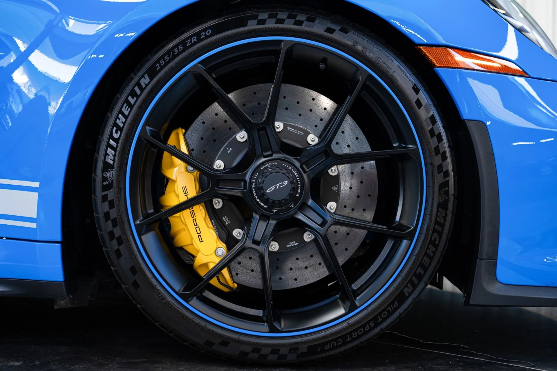 mph044_4255148257_Used_2022_Porsche_911_GT_3_6_Speed_1762362597_51fac45790