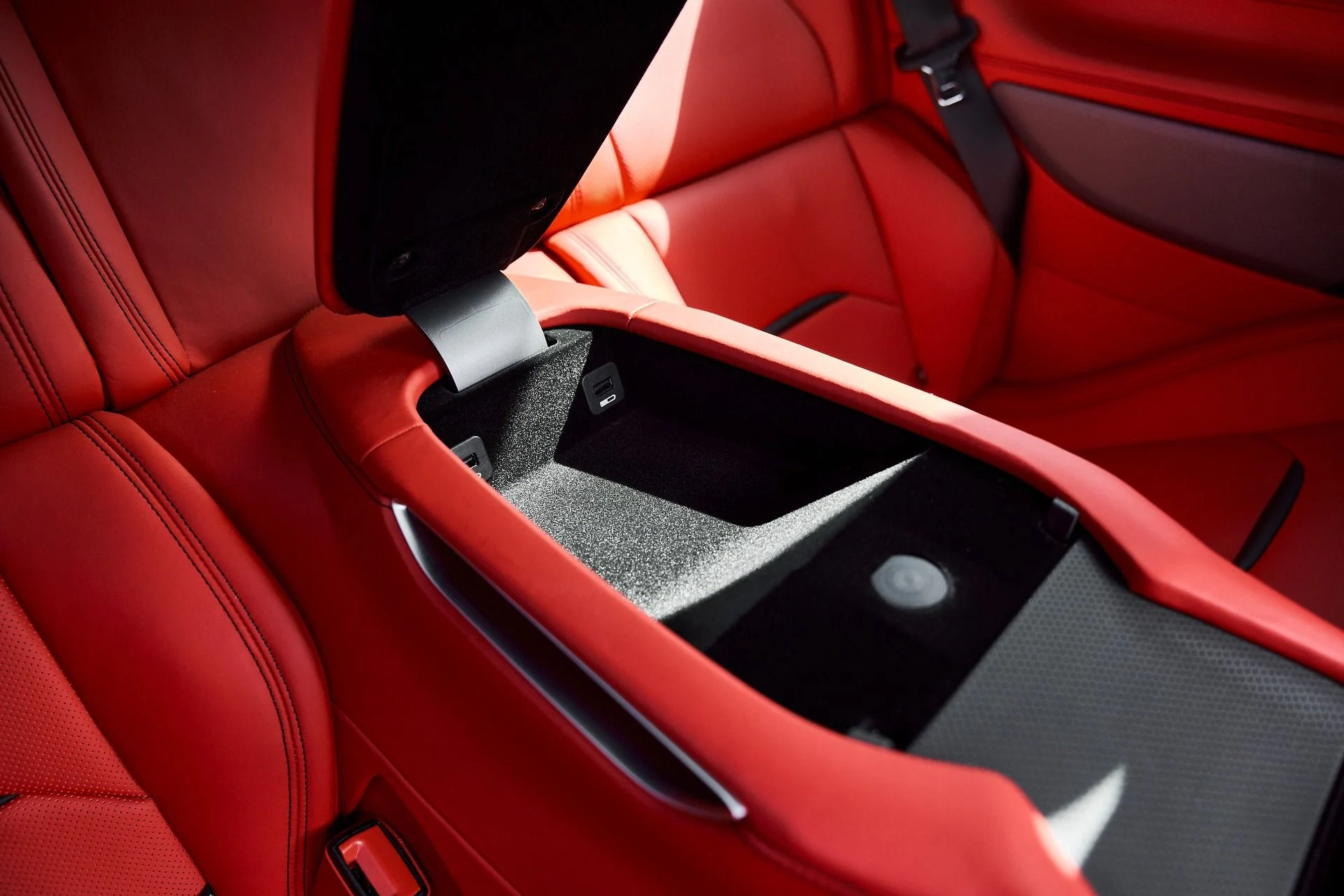 mph044_4260723756_Used_2019_Ferrari_GTC_4_Lusso_V12_1771467702_348774c3ab