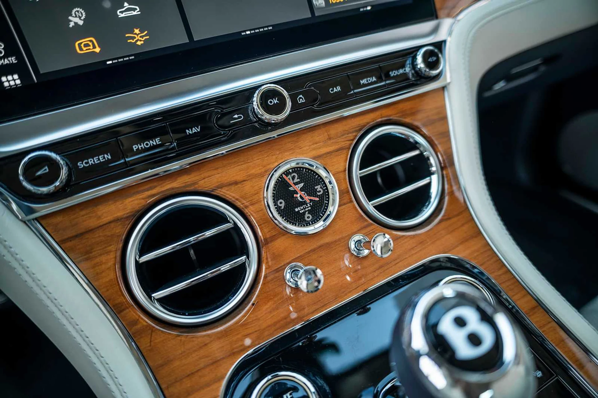 mph044_4270506062_807a32825f54db08d7170e8b62e2c623x_617d6d09ca