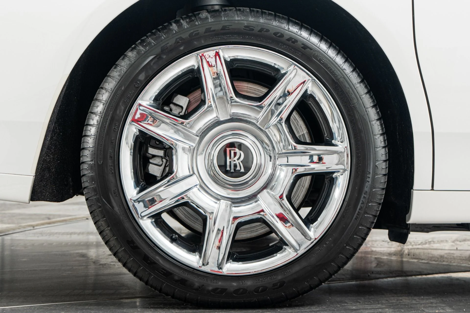 mph044_450539747_Used_2010_Rolls_Royce_Ghost_1777319383_04c02316d8