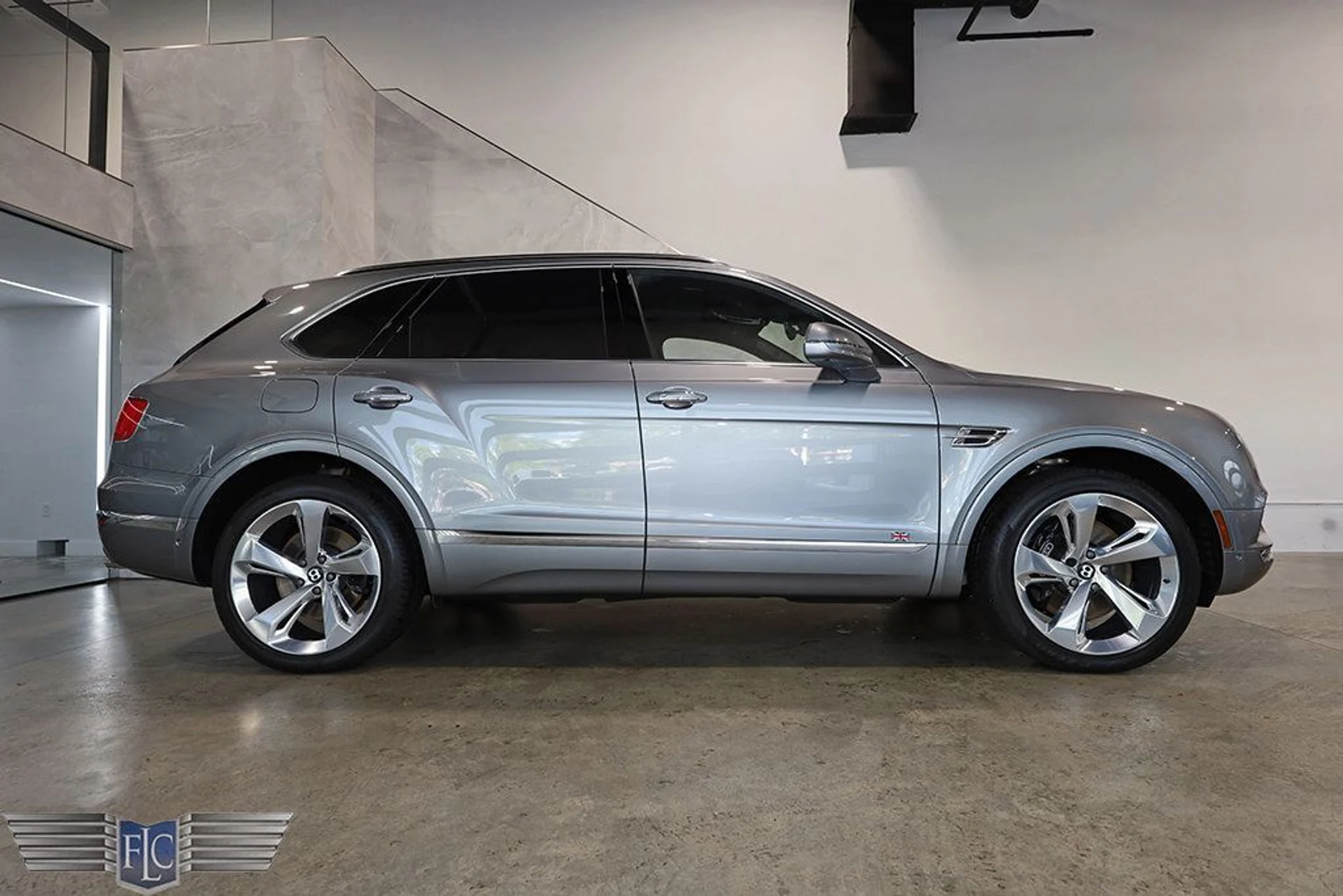 mph044_470793749_used_2018_bentley_bentayga_onyxeditionawd_9689_22935440_45_1024_1396d45736