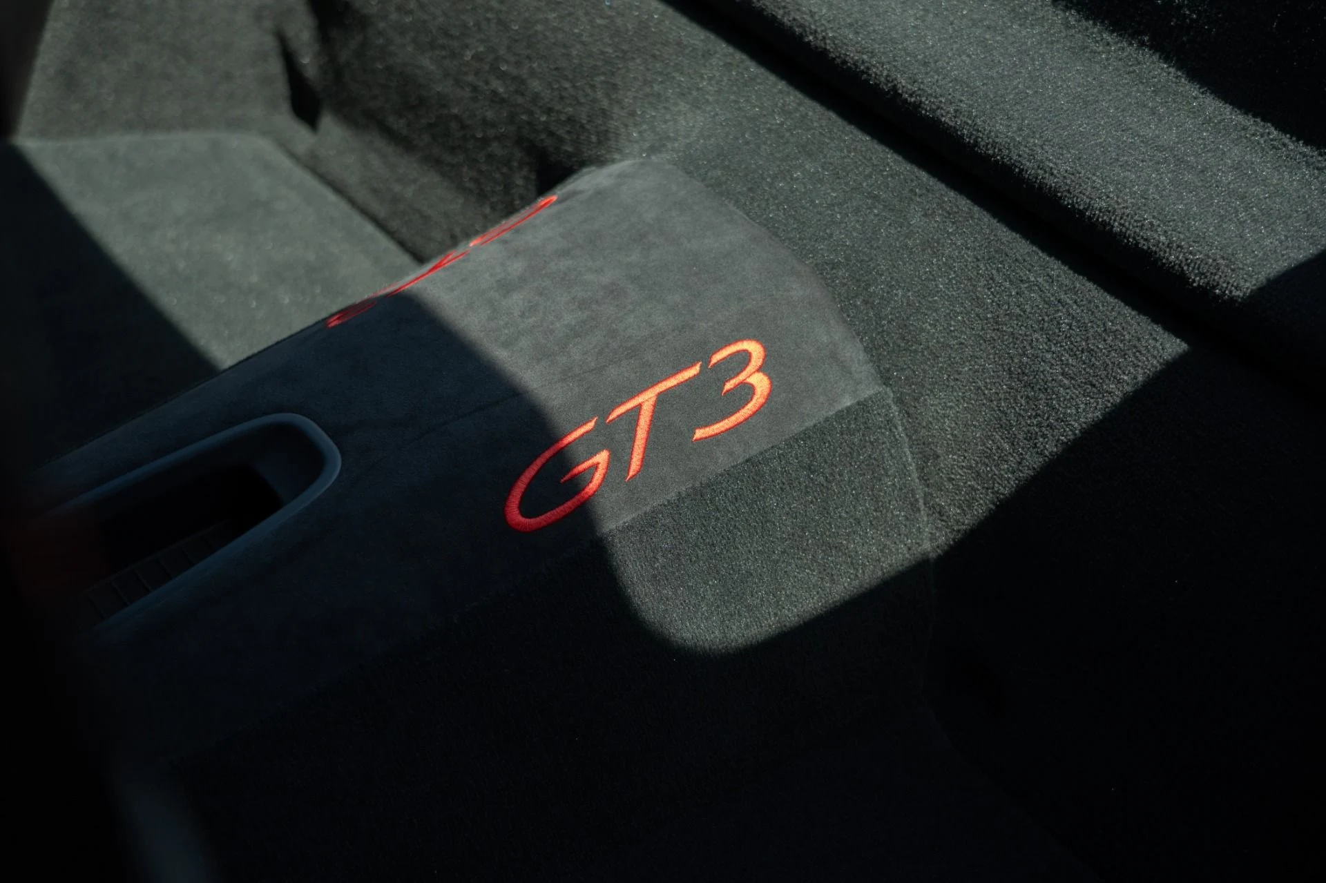 mph044_471474962_Used_2018_Porsche_911_GT_3_1756851687_0f09a16d11