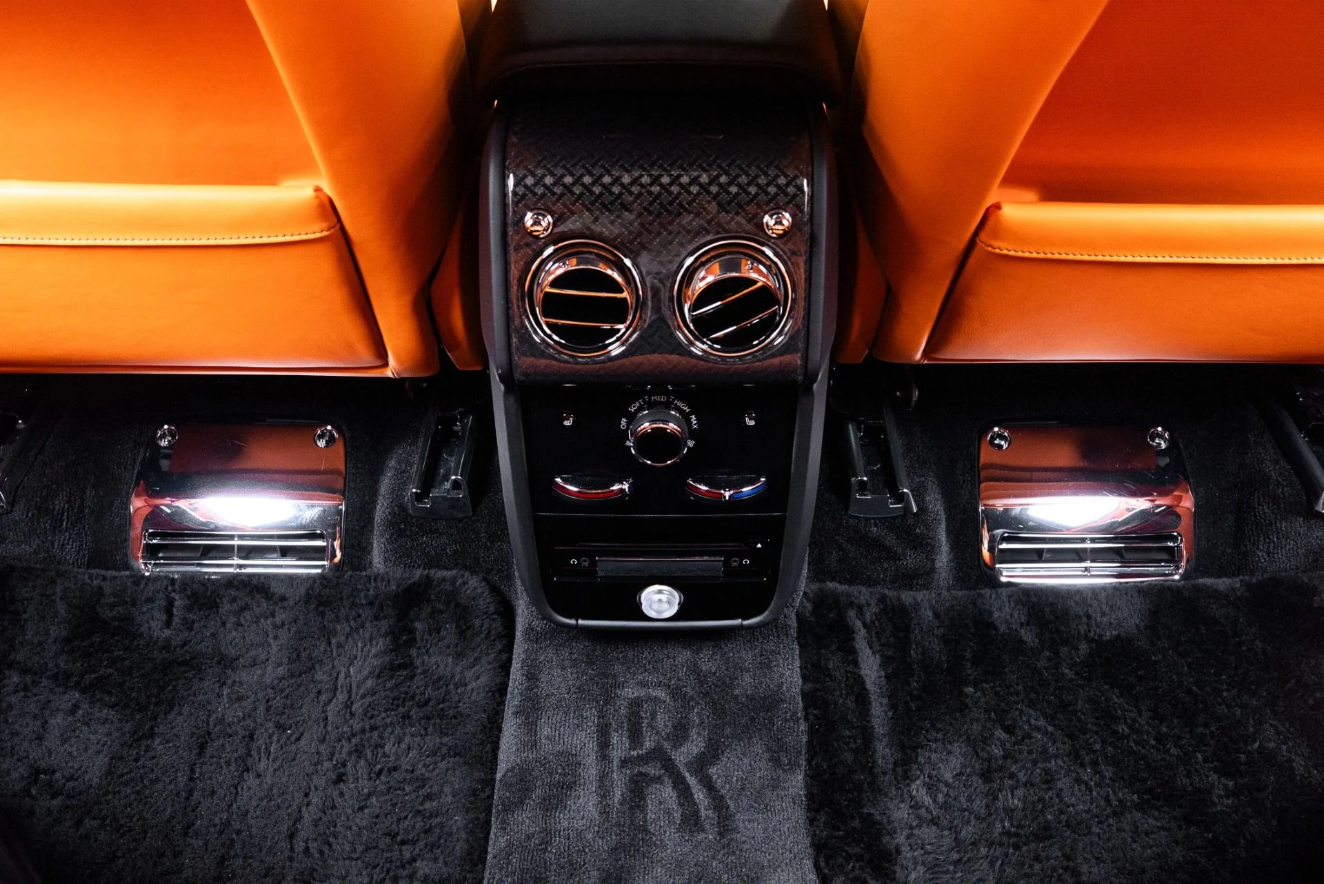 mph044_481428016_Used_2023_Rolls_Royce_Black_Badge_Cullinan_1775515525_ba1e0ceec3