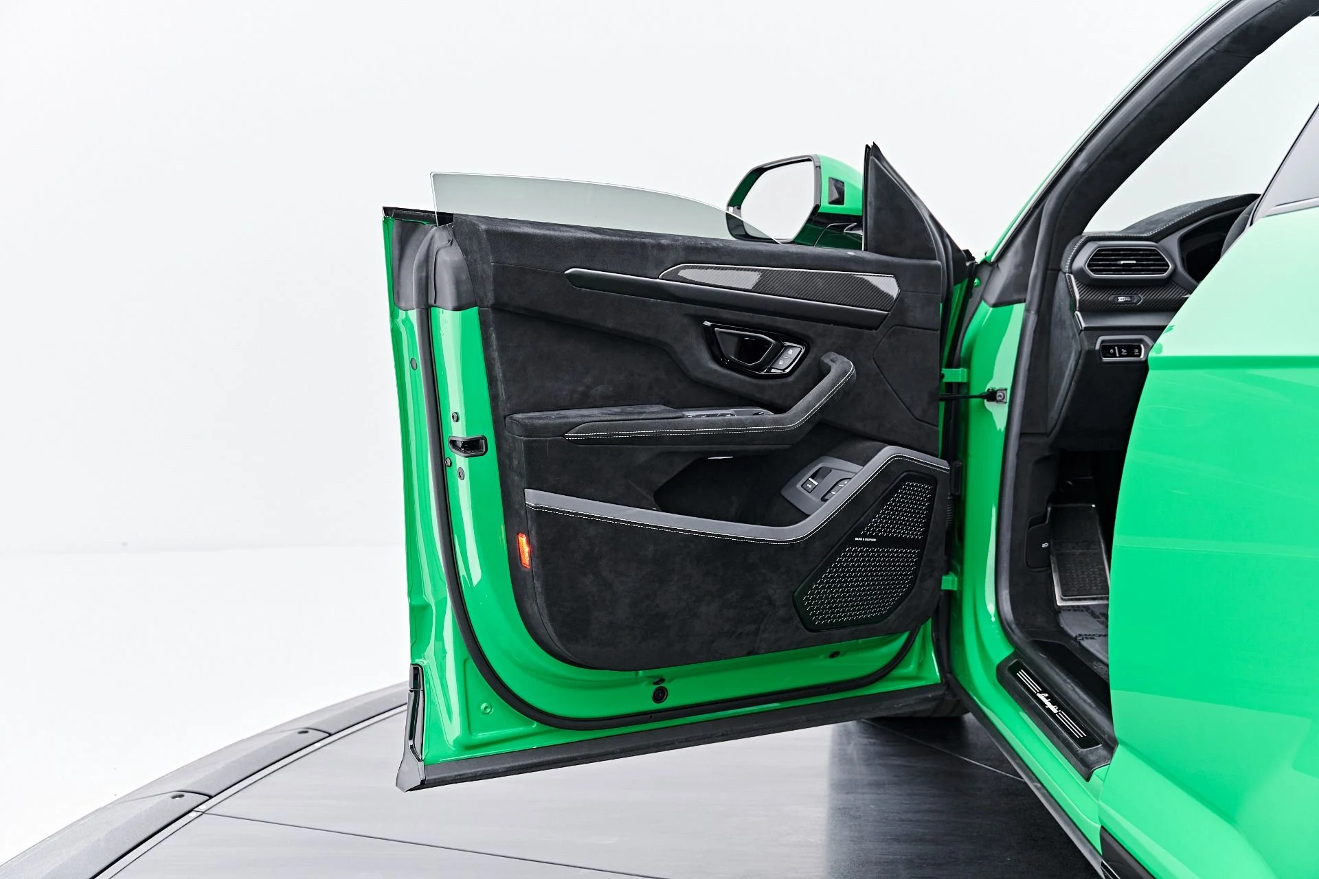mph044_481965428_Used_2023_Lamborghini_Urus_Performante_1788571184_b6f4156edb