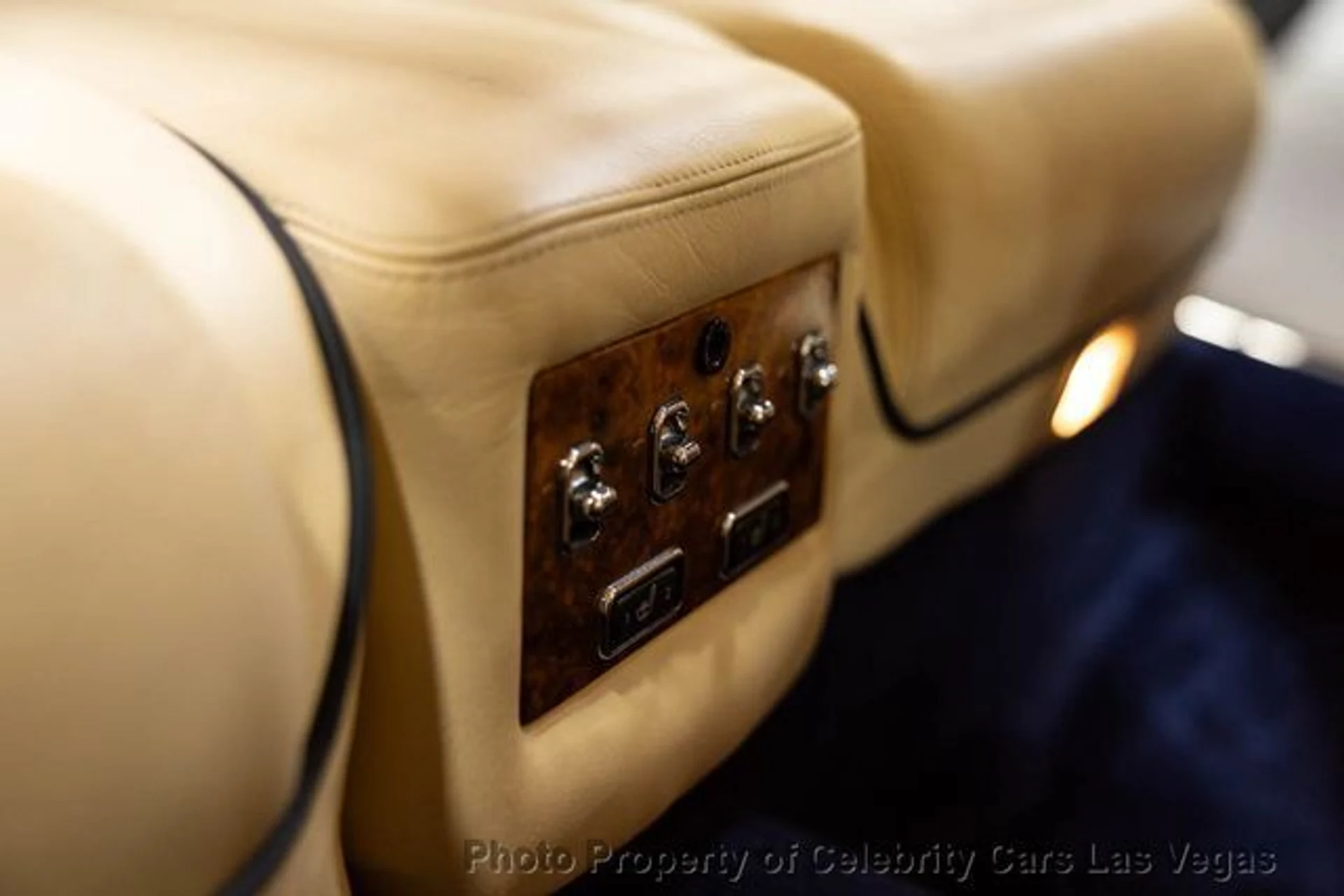 mph044_487981957_used_2002_rolls_royce_silver_seraph_lastofline1of120forus170totalworldwide_9707_23079302_49_640_7a33854c29