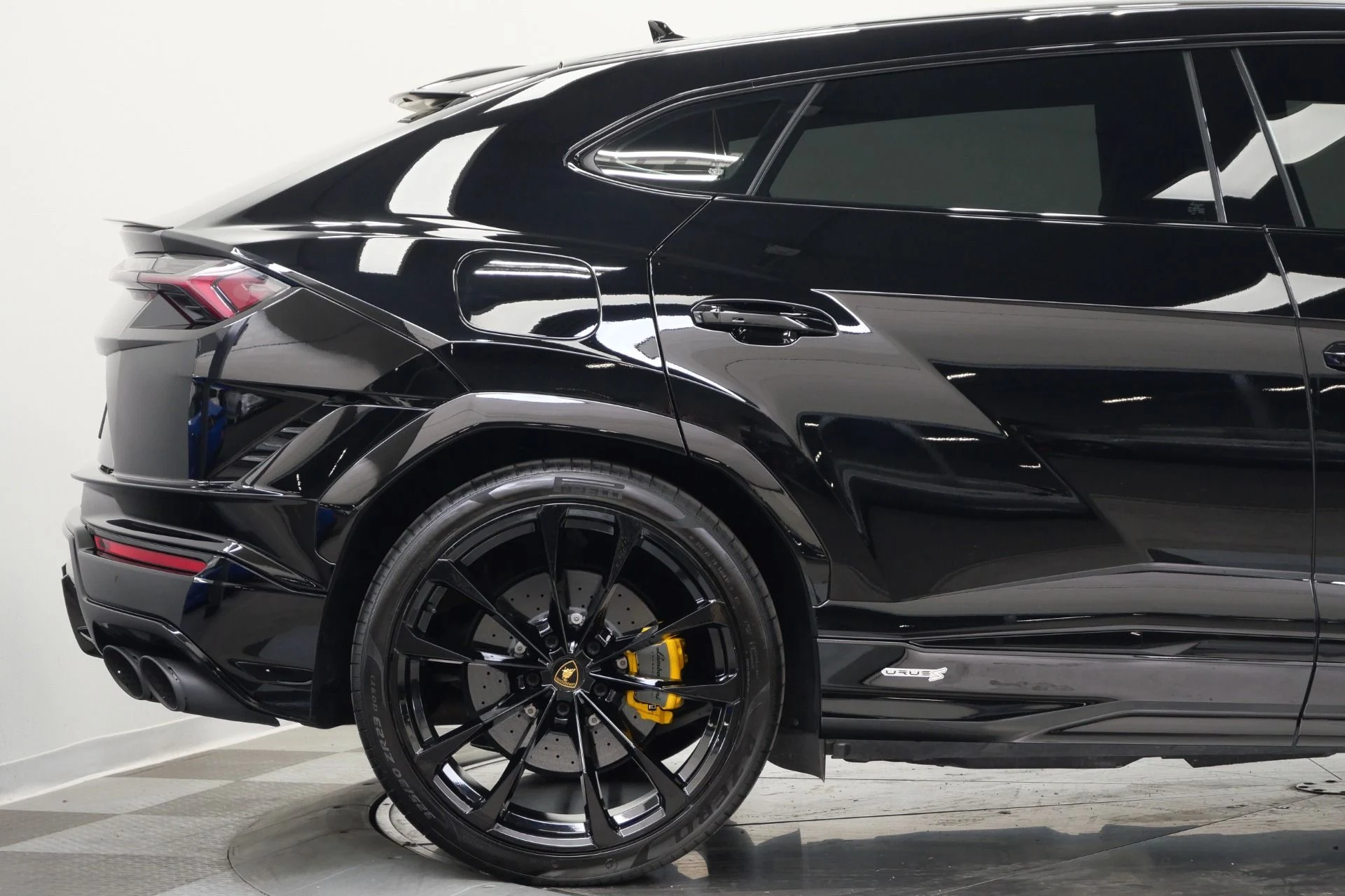 mph044_488525875_Used_2023_Lamborghini_Urus_S_ADAS_Package_23_Inch_Wheels_657_Horsepower_1780072486_eae769f46b