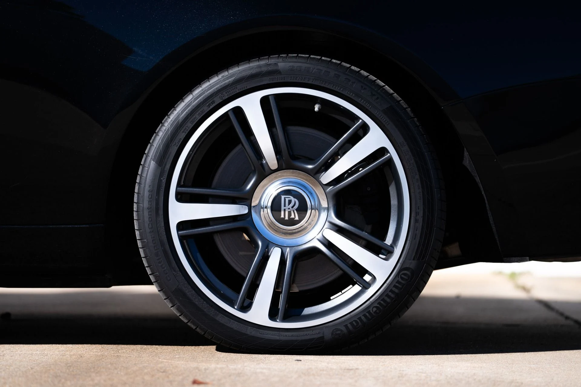 mph044_491888697_Used_2014_Rolls_Royce_Wraith_1761760080_58a618d4e2