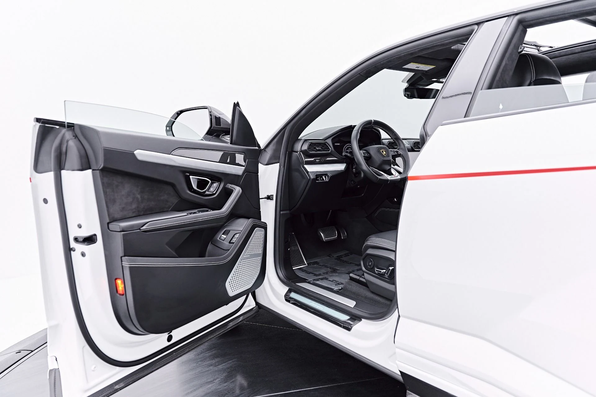 mph044_518773015_Used_2021_Lamborghini_Urus_1787967125_f23bf3eab1