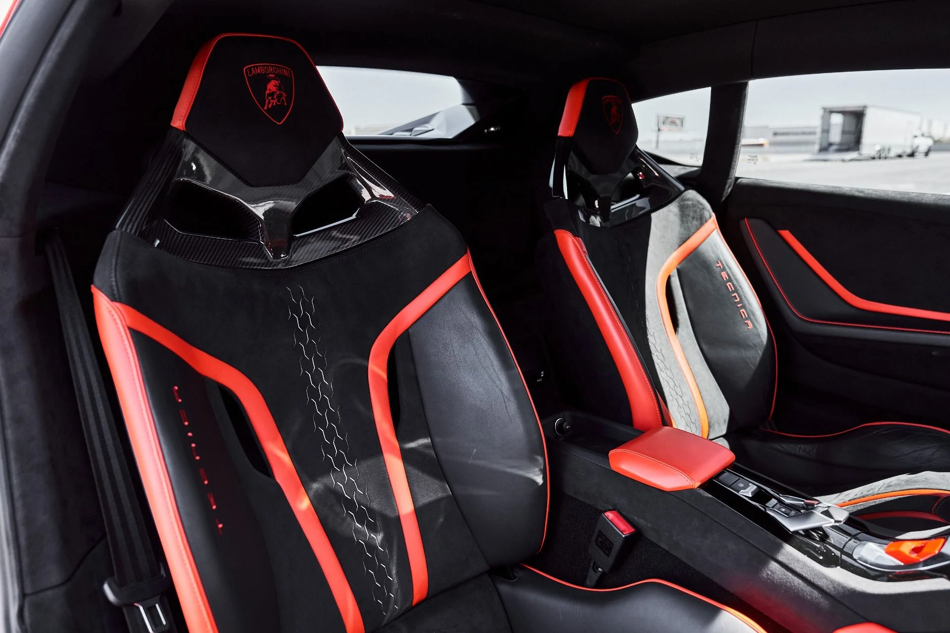 mph044_522088970_Used_2023_Lamborghini_Huracan_Tecnica_Base_1776477124_2d77b9dd5f