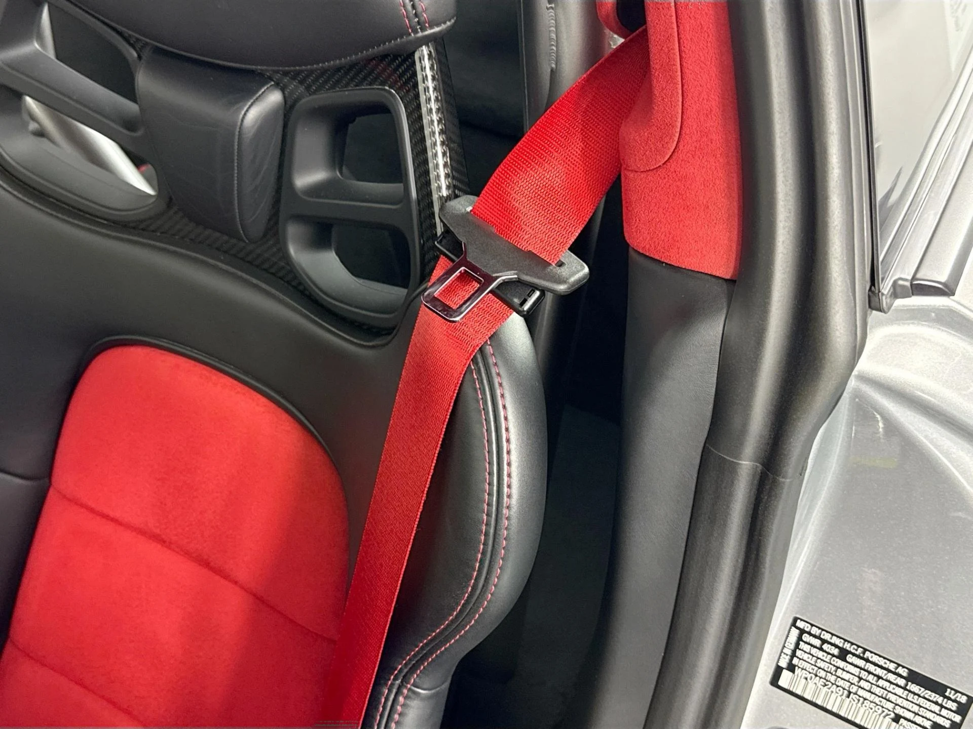 mph044_524906876_Used_2018_Porsche_911_GT_2_RS_1784762993_1cb535b939