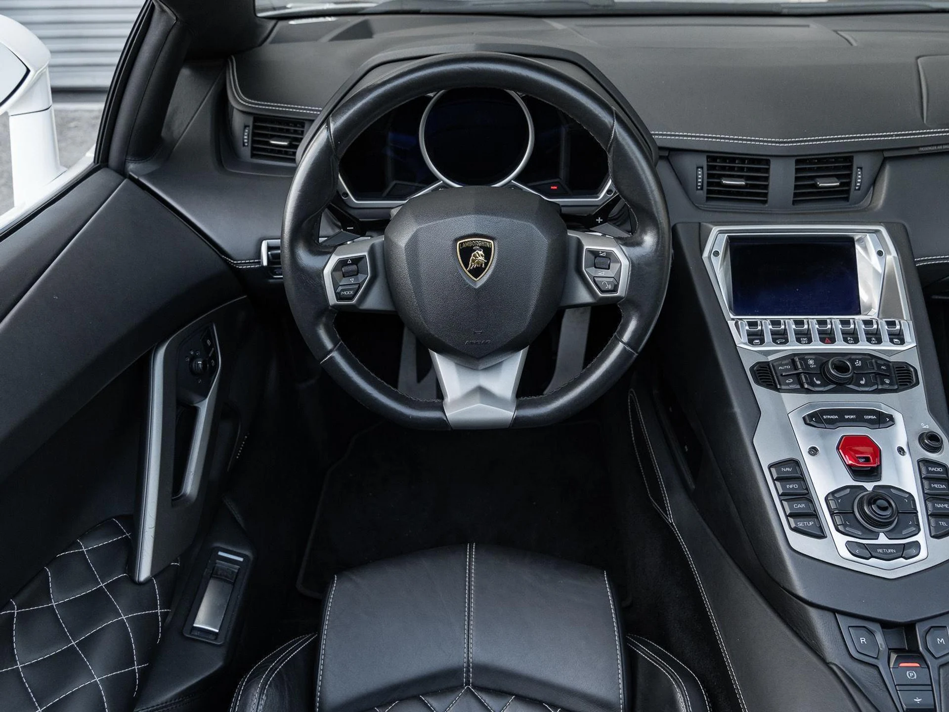 mph044_533164817_Used_2016_Lamborghini_Aventador_LP_700_4_1777082819_c2dcd022ec