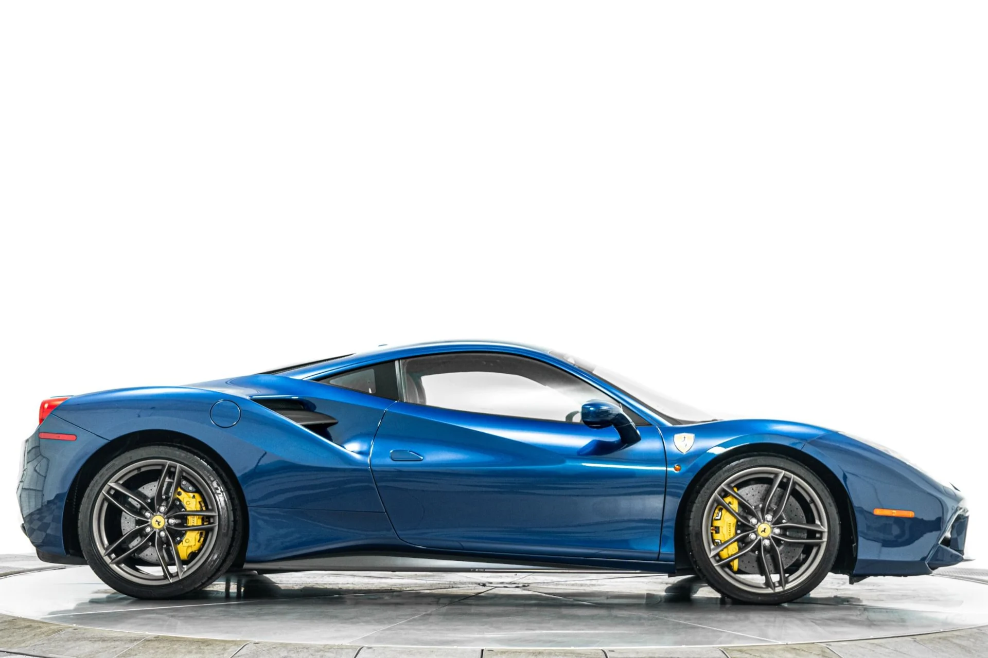 mph044_542746363_Used_2018_Ferrari_488_GTB_1778536187_9600c12ecd