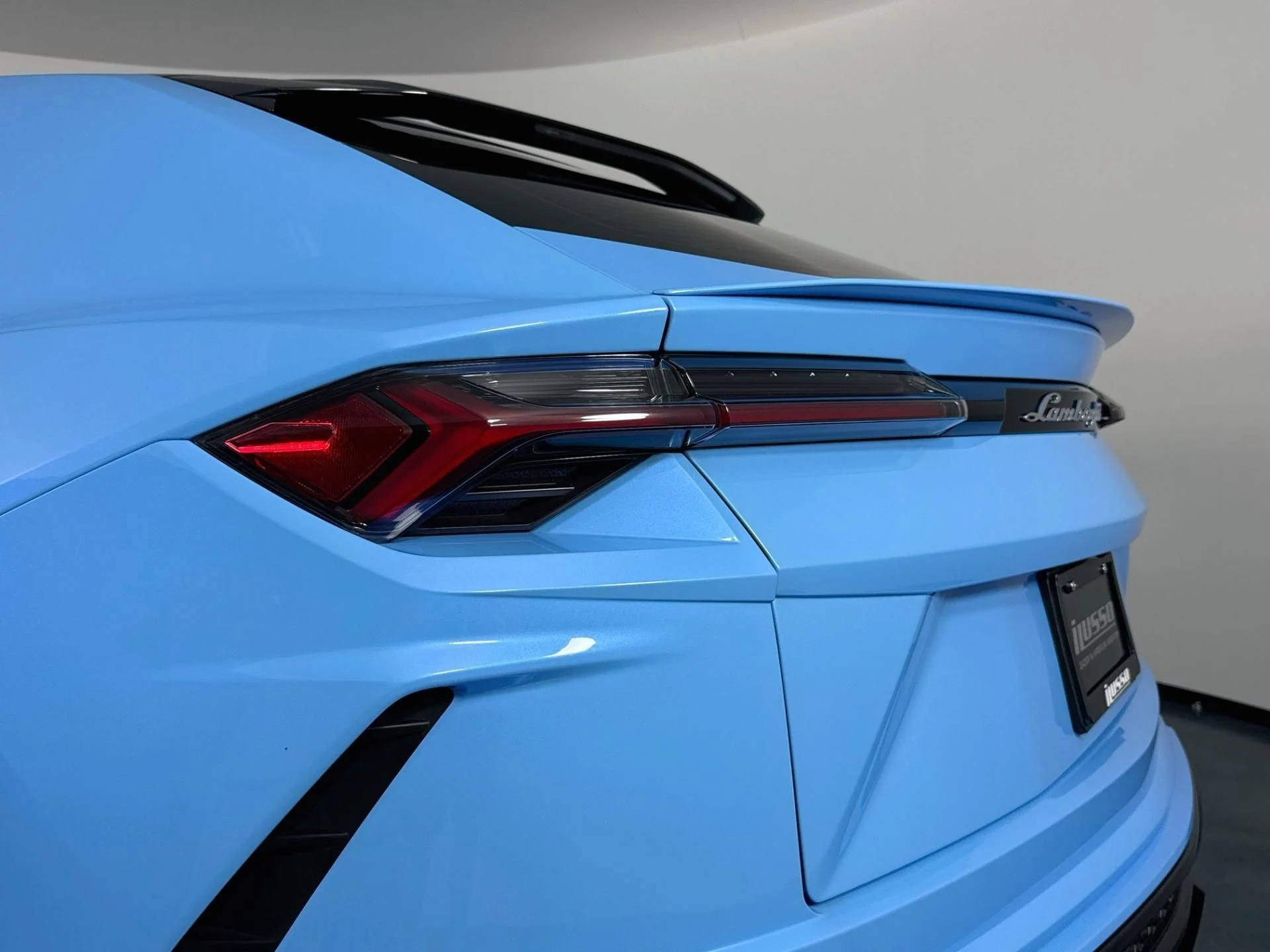 mph044_549573528_Used_2022_Lamborghini_Urus_1786397310_caa6d72217