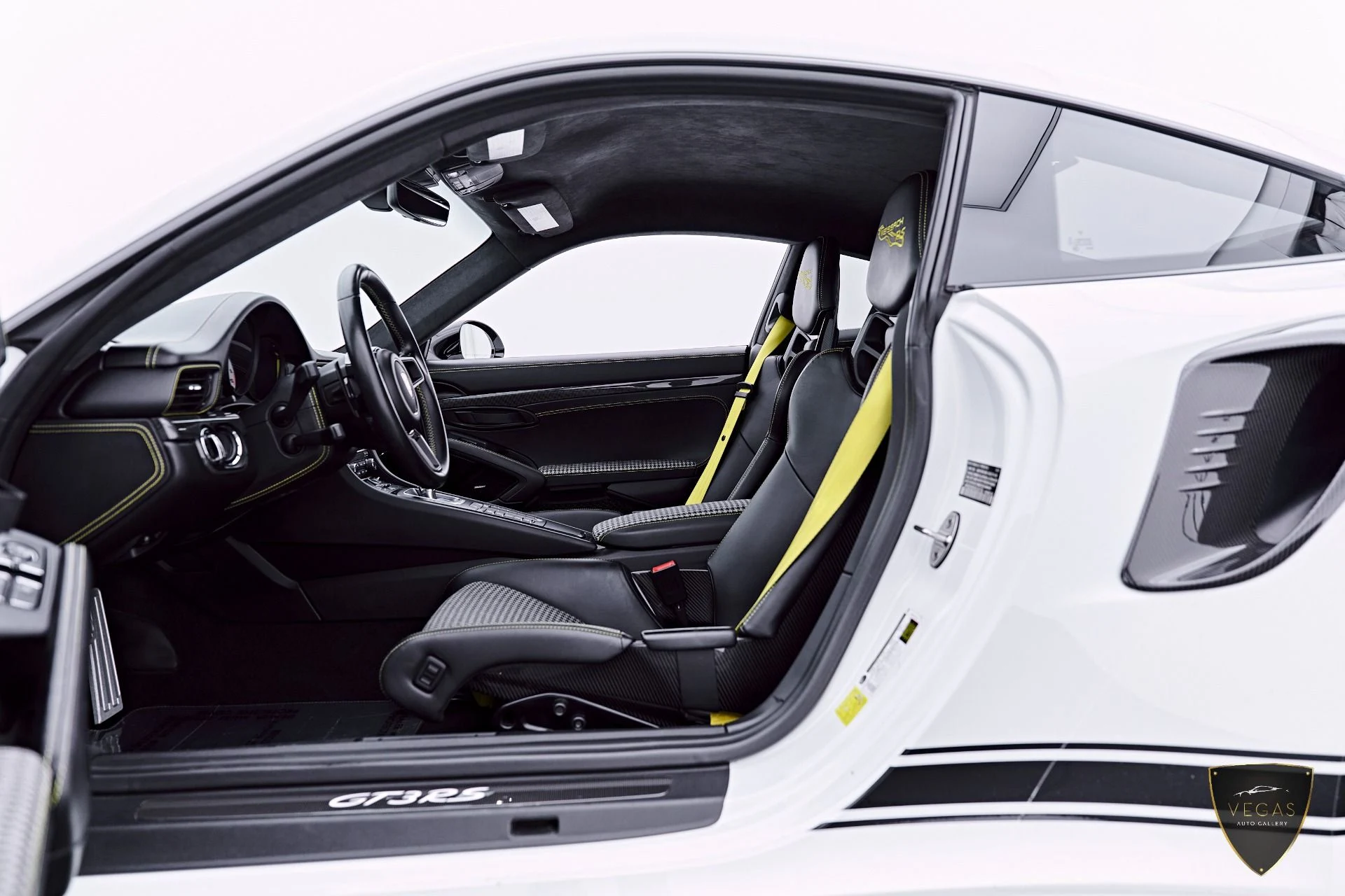 mph044_56670907_Used_2019_Porsche_911_GT_3_RS_1783382343_04b2c91ba2