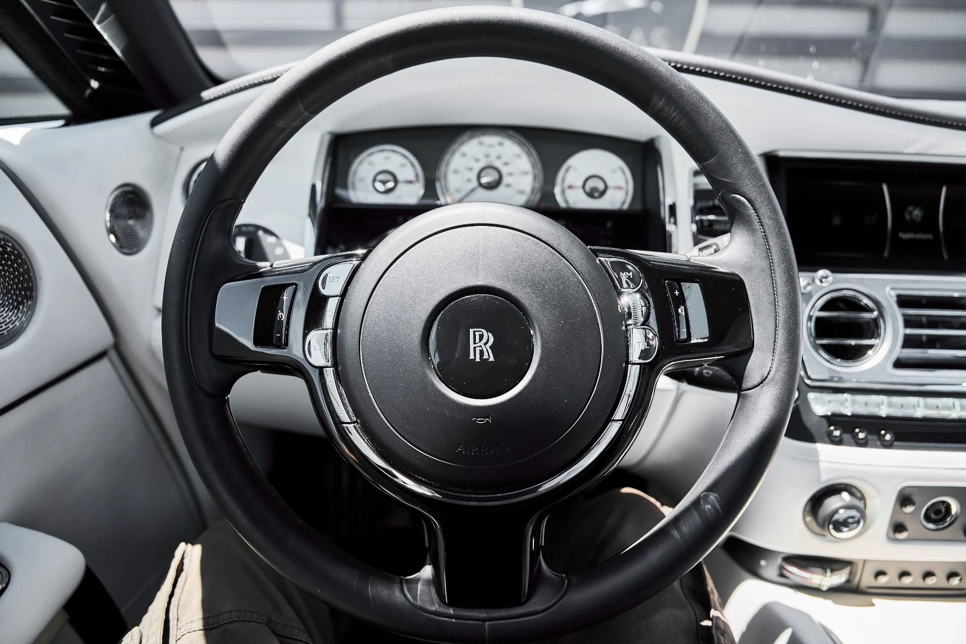 mph044_577096867_Used_2019_Rolls_Royce_Wraith_Base_1778886718_d917366ff1