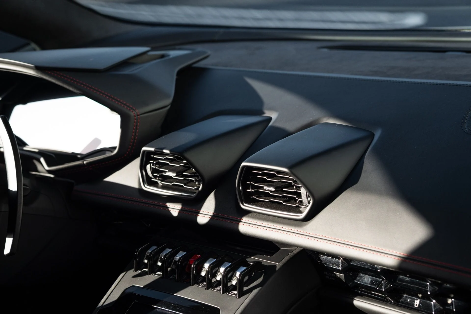 mph044_577974667_Used_2020_Lamborghini_Huracan_EVO_1769630384_6f81b30eb1