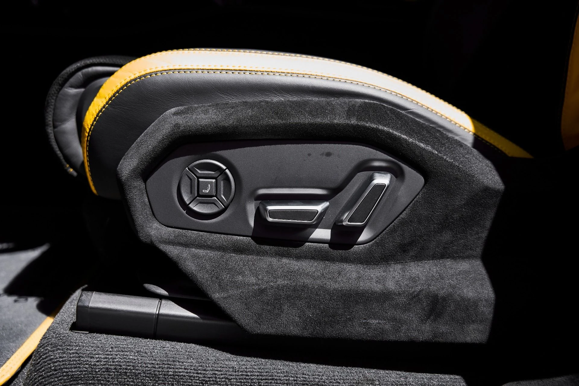 mph044_588495882_Used_2024_Lamborghini_Urus_Performante_1778117025_3e1f6660ae