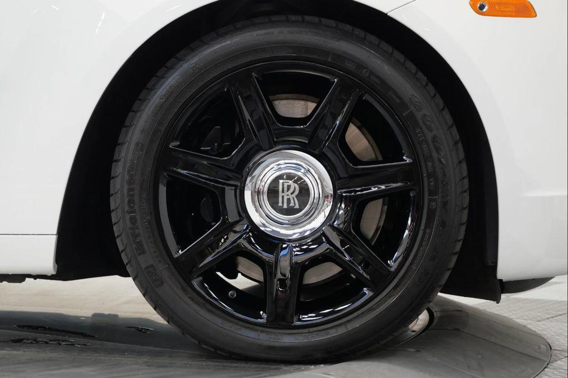 mph044_594847522_II_3_E_Zg_RL_6gv_Bmw_Is6_AT_6k_HF_Jwu_U_f39c8a7e4b