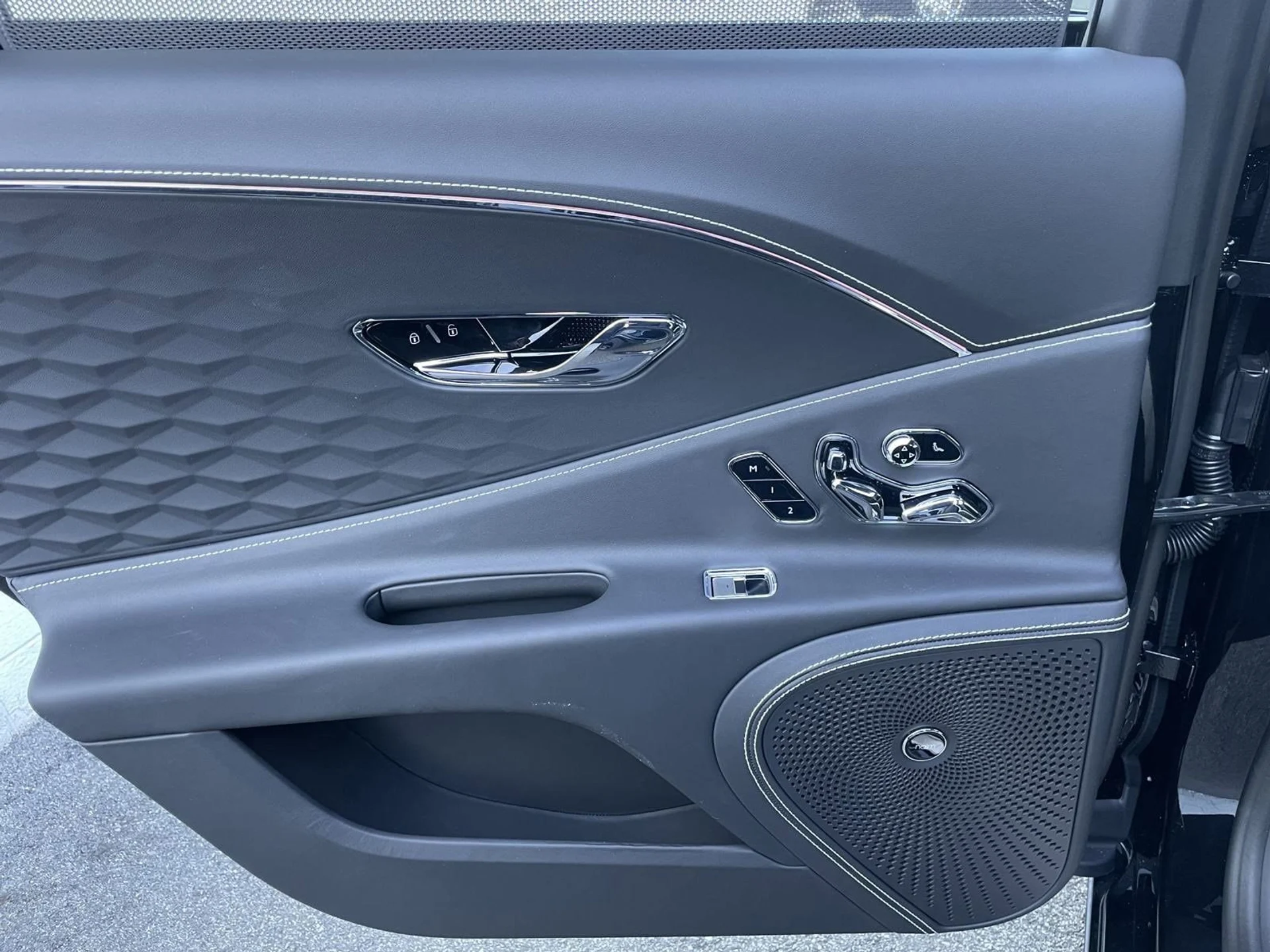 mph044_604590578_9bd828d0a05a649e8df841d975e9105bx_ca19584619