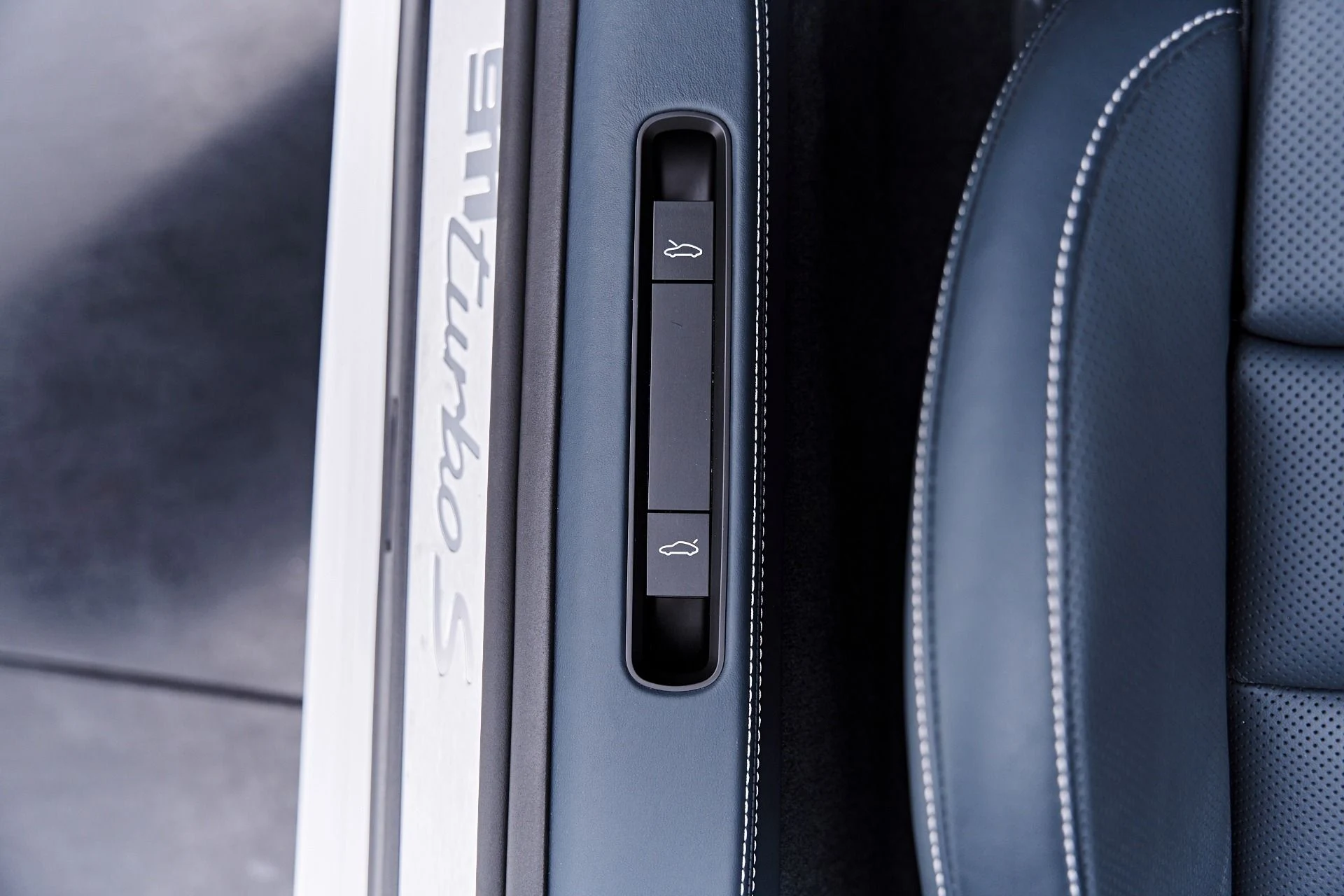 mph044_60964670_Used_2025_Porsche_911_Turbo_S_1788486970_1249e09795