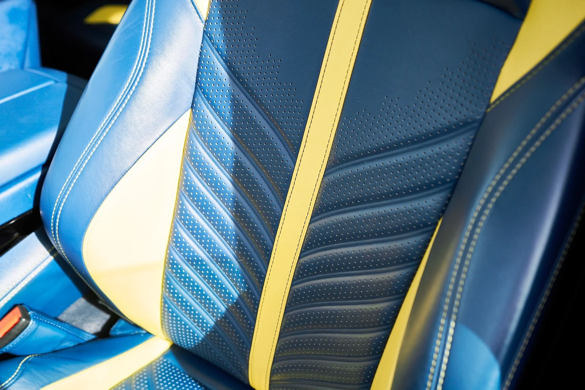 mph044_619846929_Used_2023_Aston_Martin_DBX_707_1762900381_69c73784ec