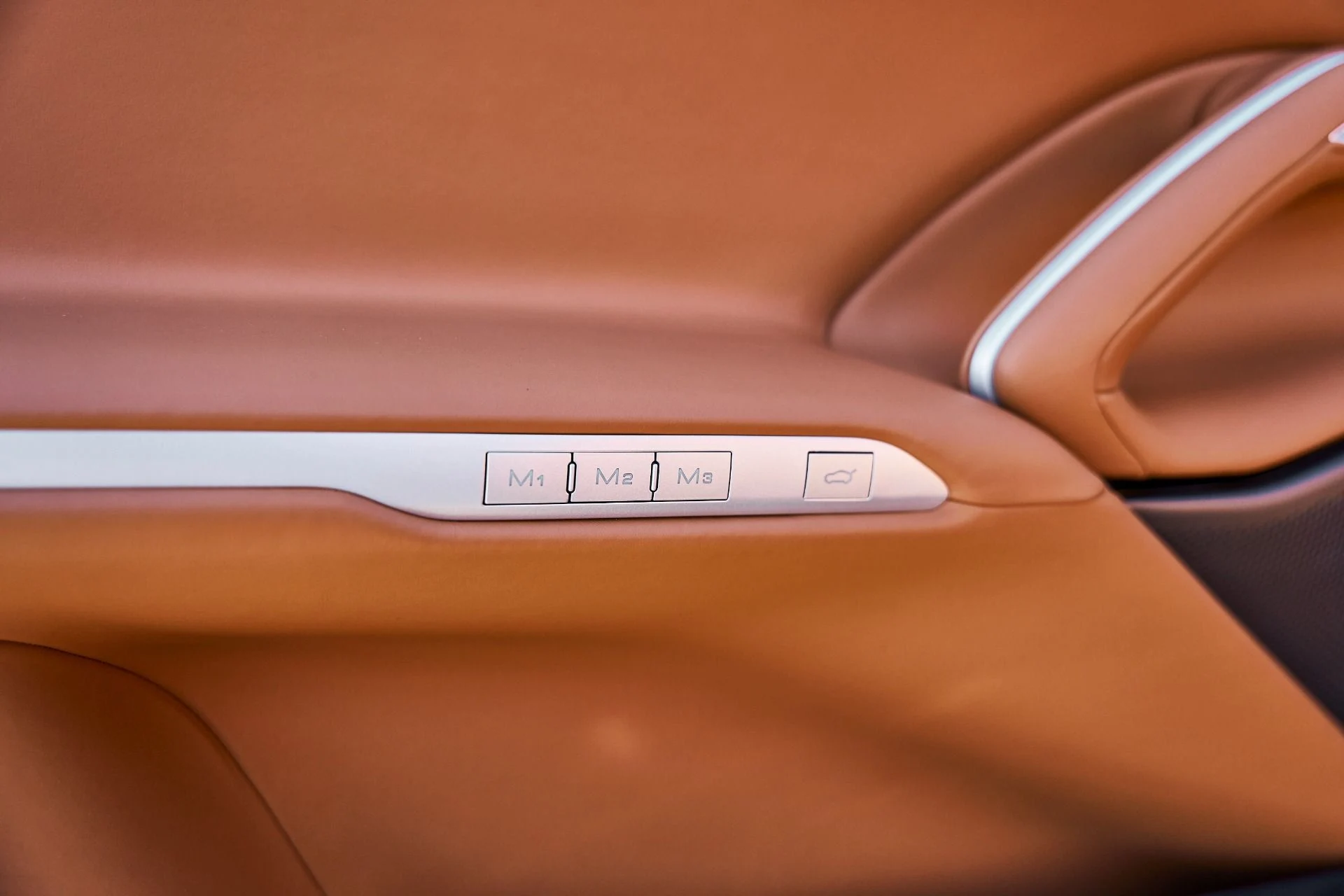 mph044_637371661_Used_2026_Ferrari_Purosangue_1771462138_3975f2a16a