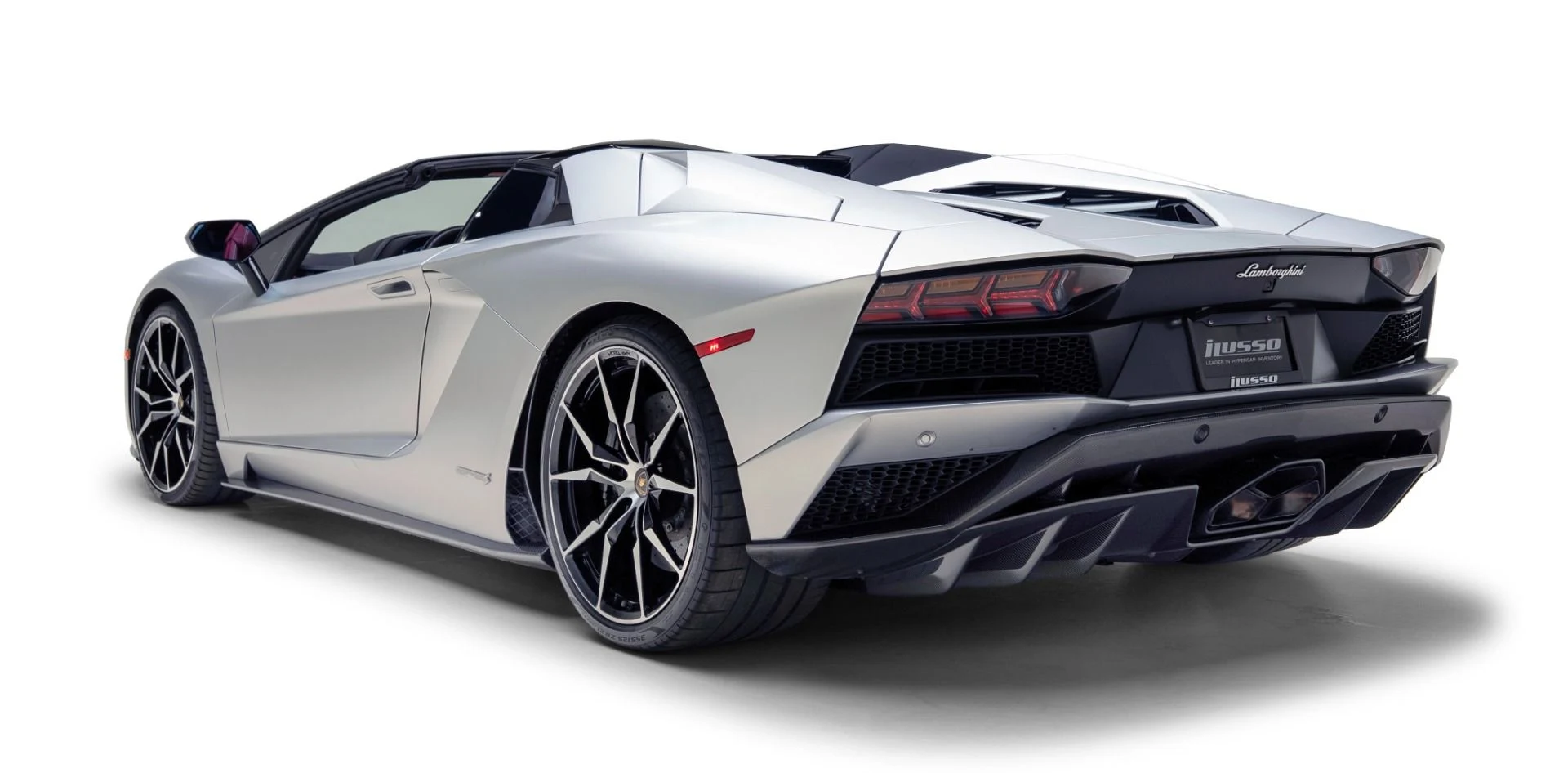 mph044_642100913_Used_2018_Lamborghini_Aventador_Roadster_LP_740_4_S_1779296904_e0d6e246a3
