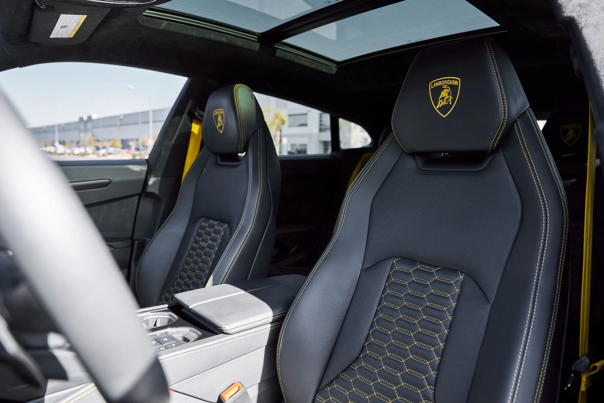 mph044_645212546_Used_2024_Lamborghini_Urus_S_1770085896_5311706832