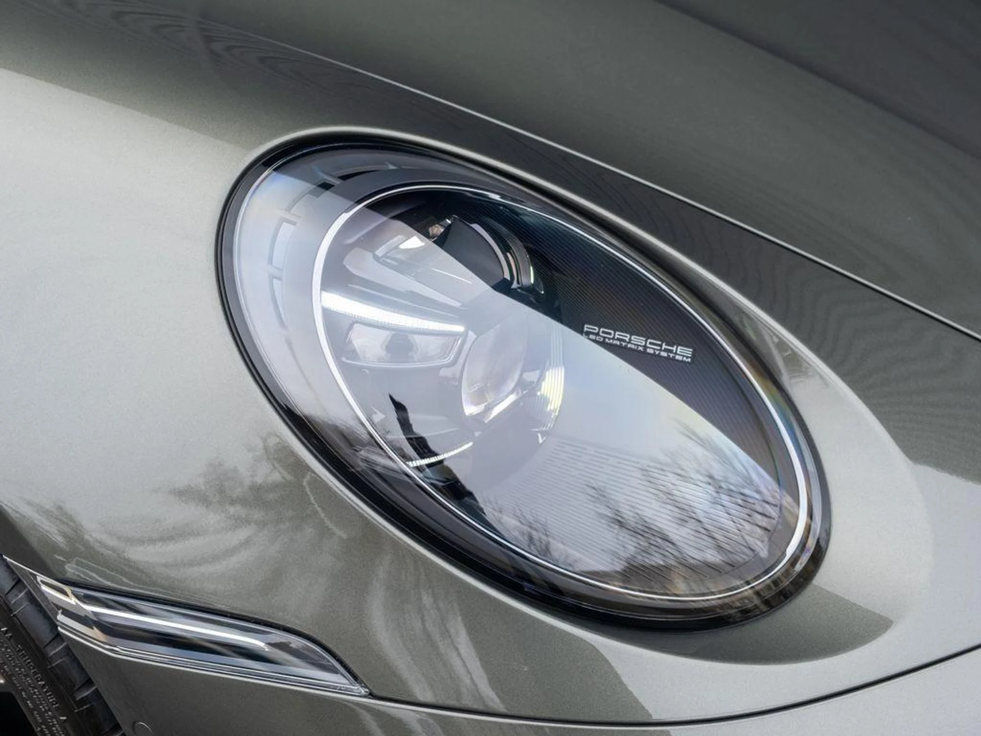 mph044_66801918_S_Atp_RT_3_C_Ry_M4bx_N52x_RS_0yz_DHM_84b8f83b5d