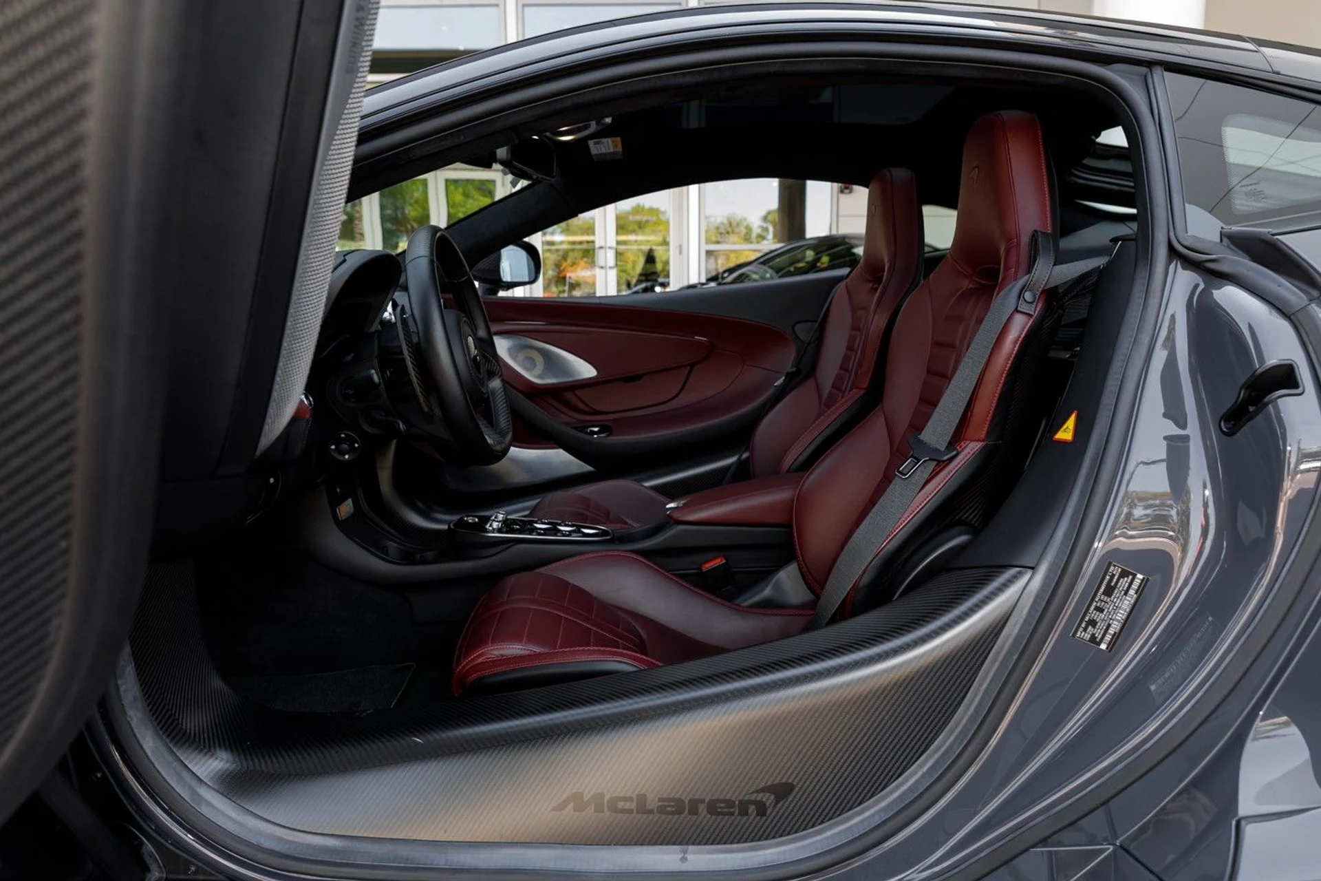 mph044_674078136_467_p45_l_3c31fb64af