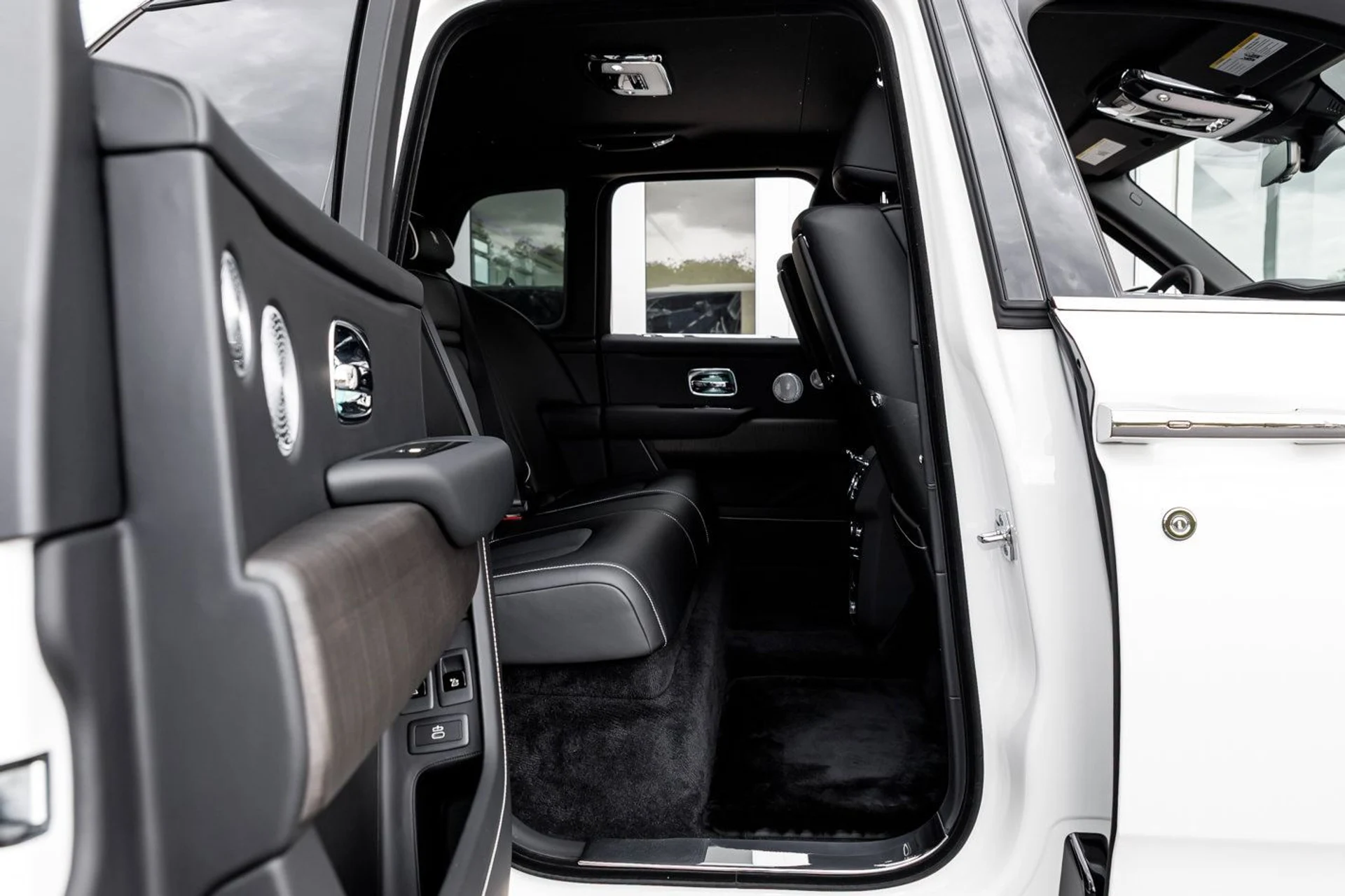 mph044_699905211_cf0ea01af4ca2bfb28f013cb58fa6452x_04043ff392