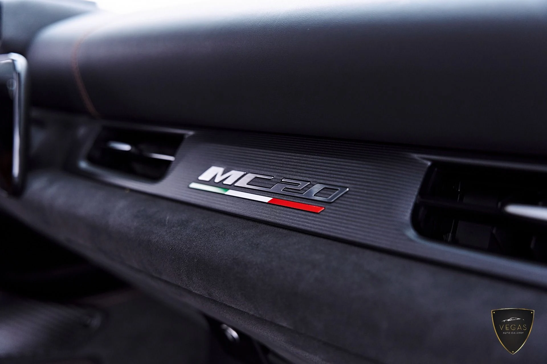 mph044_701777770_Used_2023_Maserati_MC_20_1782764022_81ba318020