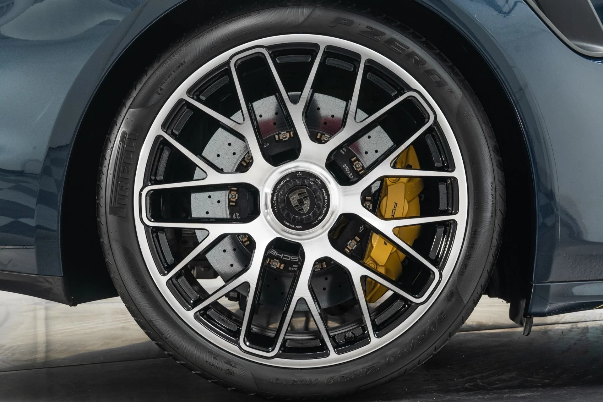 mph044_709203098_Used_2015_Porsche_911_Turbo_S_Cabriolet_1754336206_5c09a0eb7d