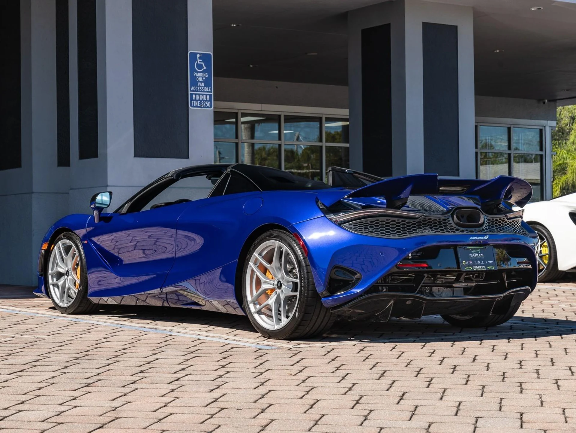 mph044_717478525_Used_2024_Mc_Laren_750_S_1763507185_3c1e3bffe6