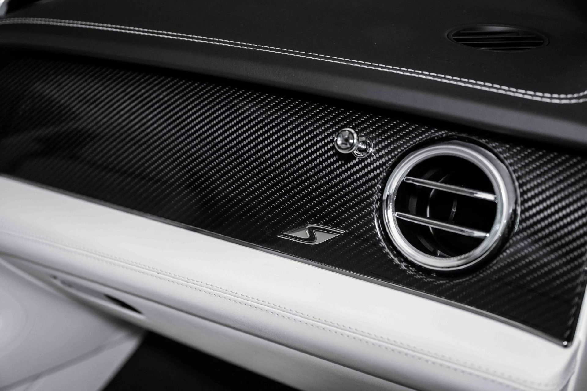mph044_717487972_Used_2024_Bentley_Bentayga_S_V8_1721581945_941beaa426