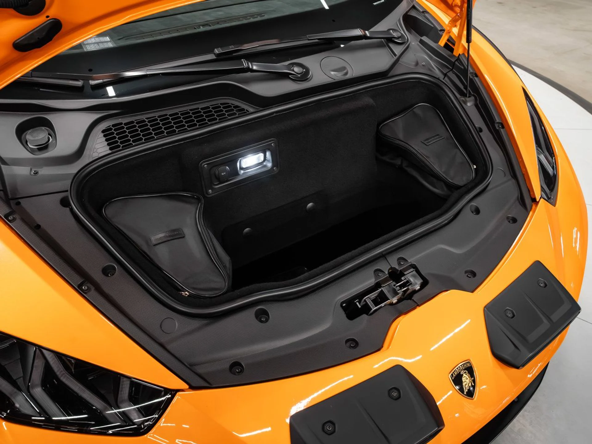 mph044_727670637_lamborghini_huracan_2023_502b972e97