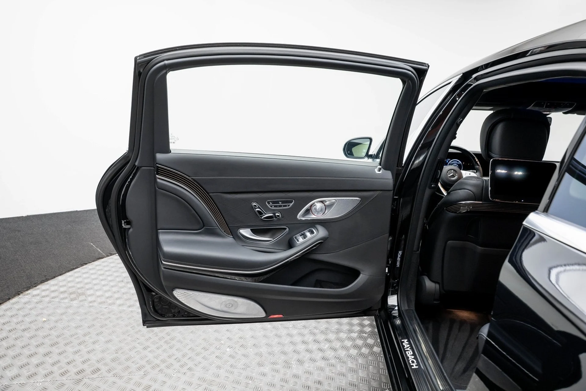 mph044_749851852_45_7237c16209