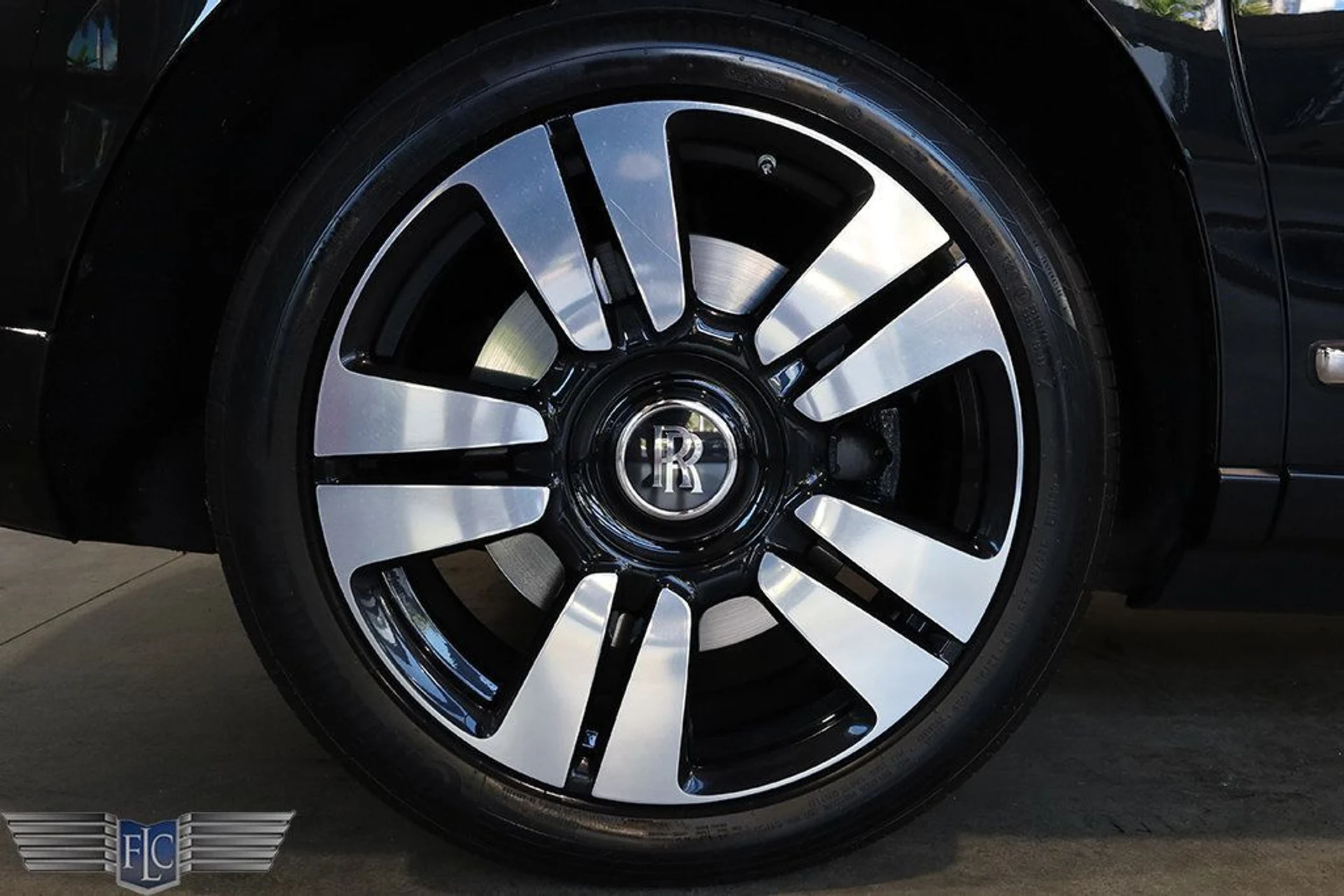 mph044_763680748_used_2019_rolls_royce_cullinan_sportutility_9689_22937203_45_1024_63e4019564