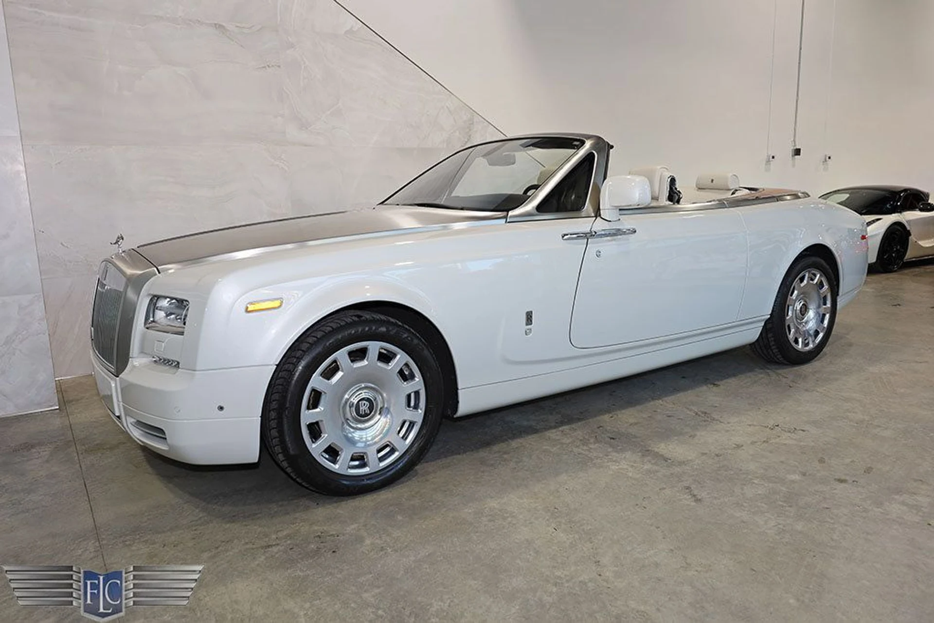 mph044_769620823_used_2013_rolls_royce_phantom_drophead_coupe_9689_22223521_45_1024_baa450e2de