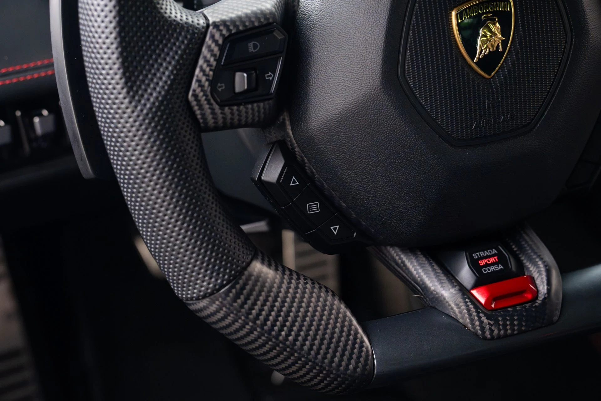 mph044_783129763_Used_2015_Lamborghini_Huracan_LP_610_4_1780446650_793a06acd9