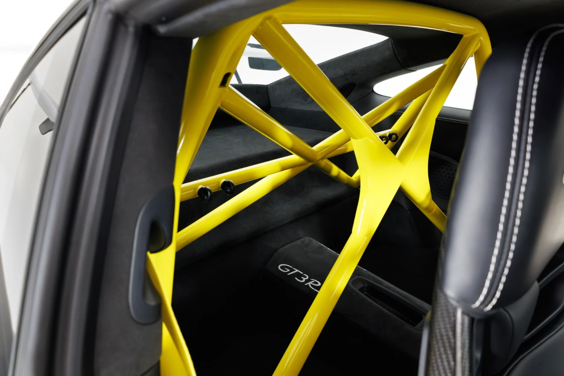 mph044_7864212_Used_2016_Porsche_911_GT_3_RS_1775150688_7356c33174