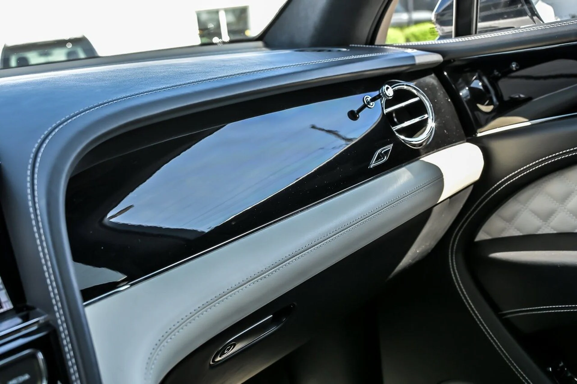 mph044_814661271_2586c800f2730a0c068a7f3b4b110ef1x_9e9a24827e