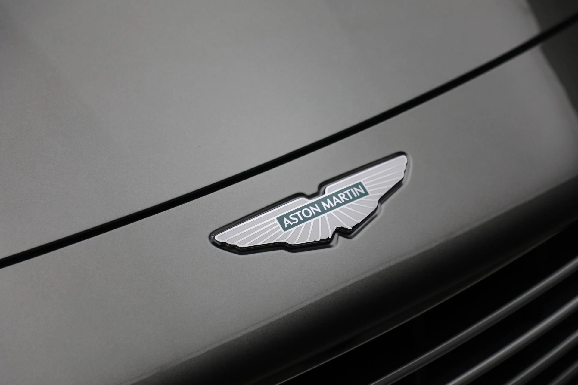 mph044_830780617_New_2026_Aston_Martin_DB_12_Volante_911a191765
