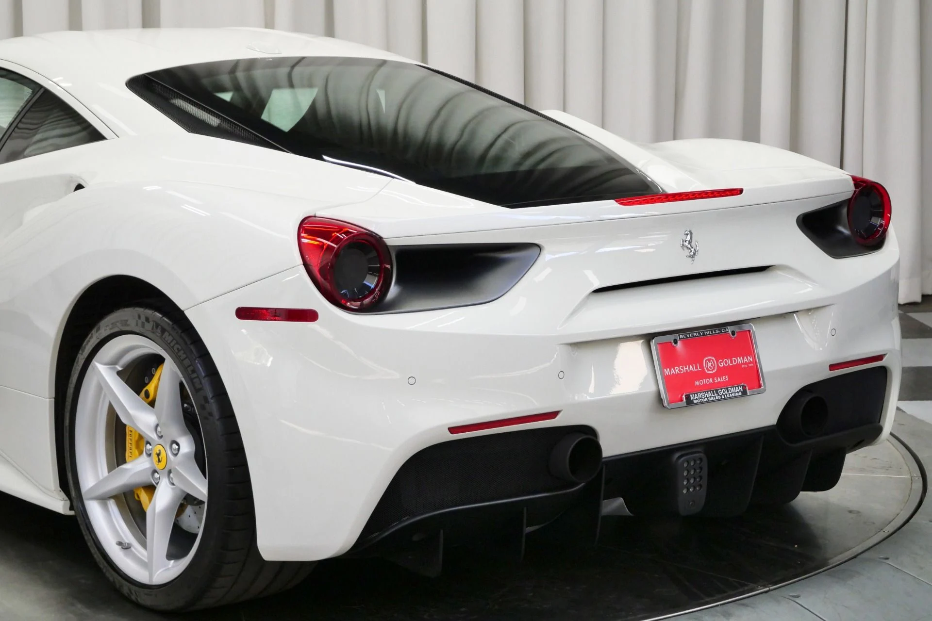 mph044_841416386_Used_2018_Ferrari_488_GTB_1755879022_fdc5a64562
