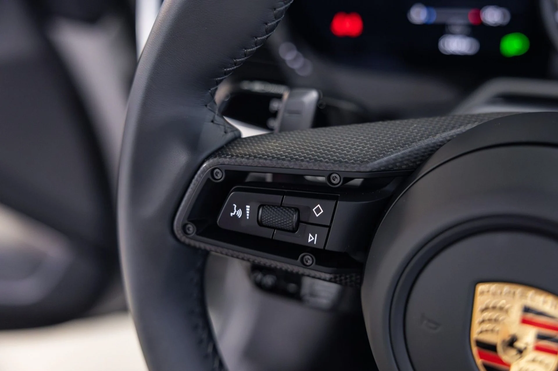 mph044_852839391_qg_1eb68d72af