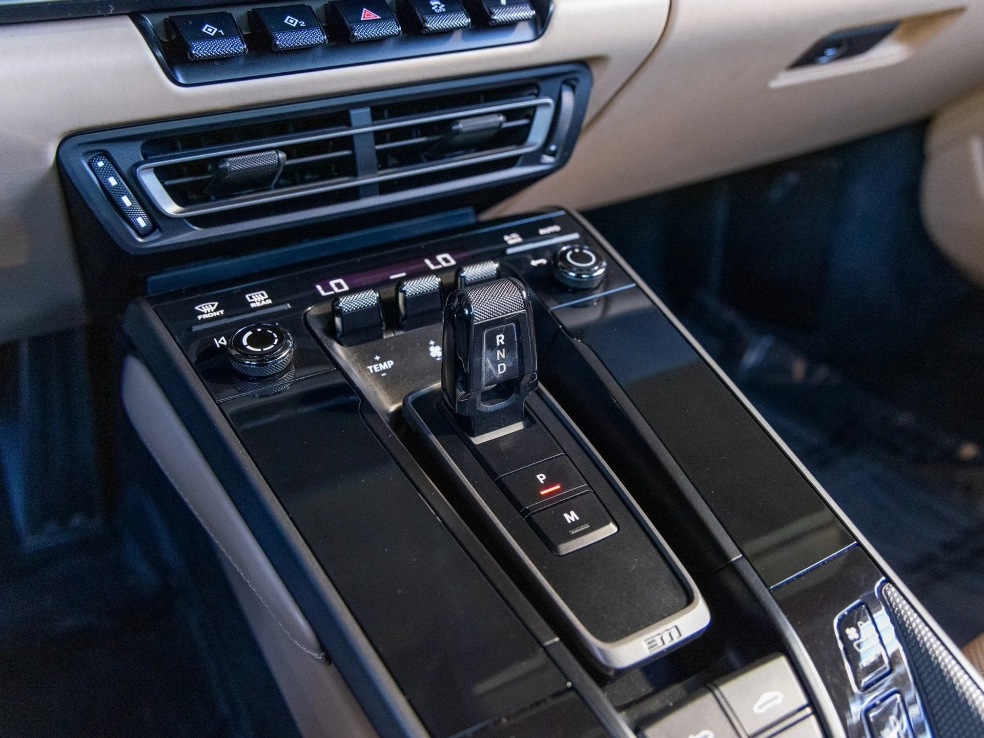 mph044_855028786_45_ebbc9d9b5a